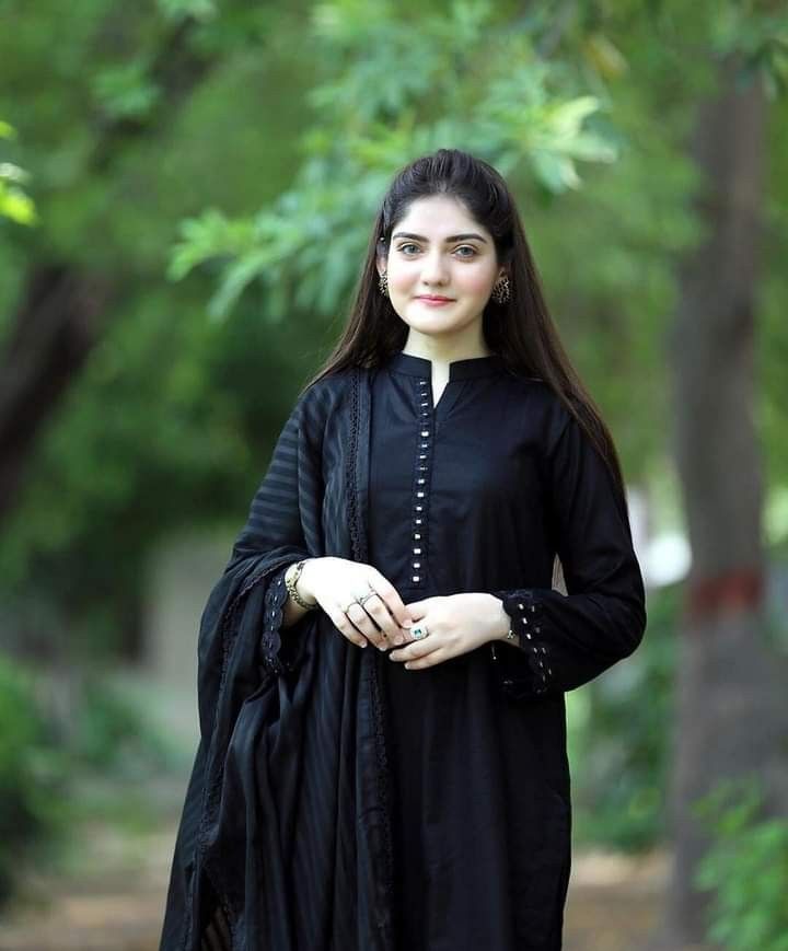 Luxurious Women Dresses at Budget Price